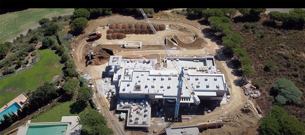 construction progress of Villa White in Sotogrande, demonstrating the rigorous building standards of ARK Architects